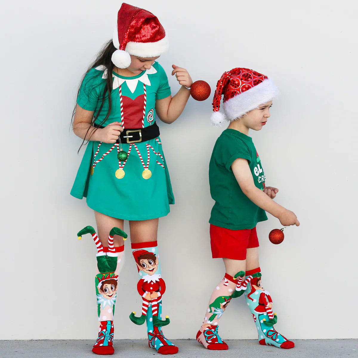 elf on shelf socks madmia